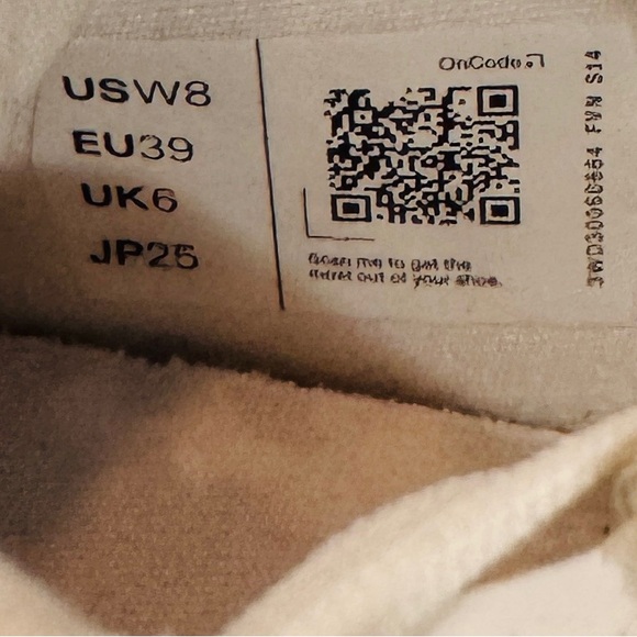 On Running Cloudpulse Women's White/Frost Sneakers - Picture 5 of 5